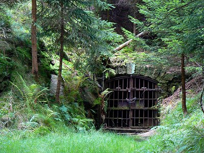 Alter Stolleneingang der Zinnerz-Grube Werra bei Weienstadt