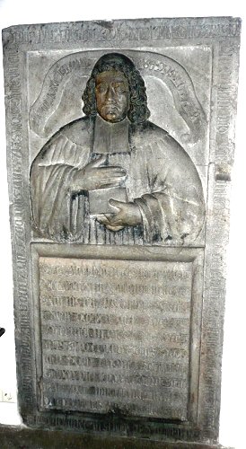 Epitaph aus Wunsiedler Marmor in der evangelischen Kirche Marktleuthen
