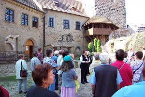 Im Hof der Burg Elbogen