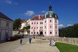 Der barocke Bau der Burg Petschau