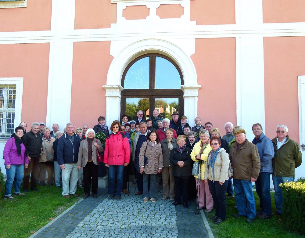Vor dem Schloss Falkenau (Sokolov)